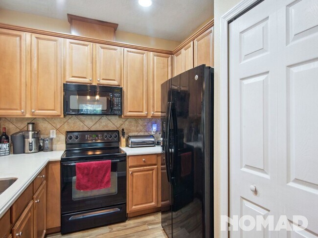 Building Photo - 3 Bedroom Townhome in Apopka