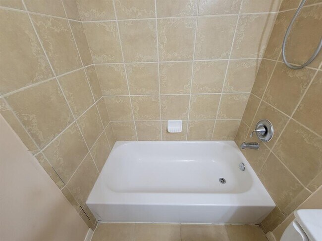 Building Photo - 20931 Flower Croft Ct