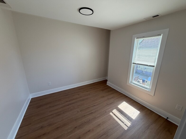 bedroom 1 - 202 Vermont St