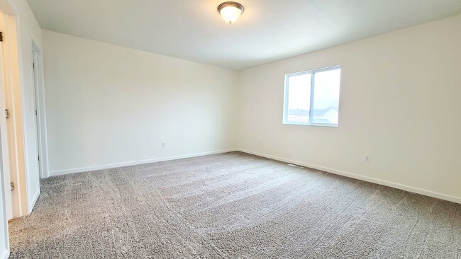 Building Photo - 1929 Blue Stem Ct