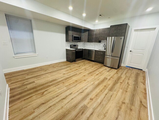 Building Photo - 4242 W Girard Ave