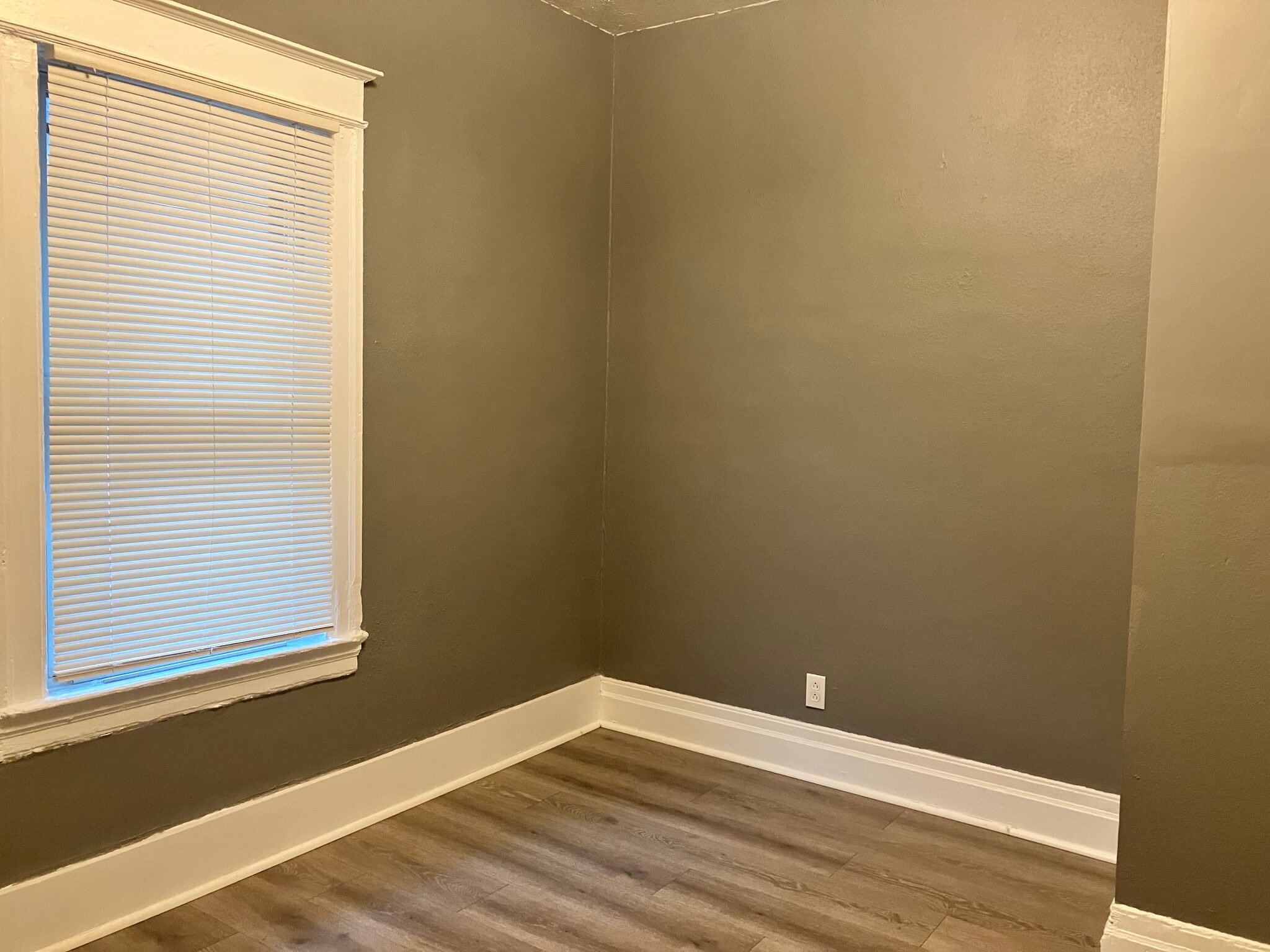 Master bedroom - 256 Weyl St
