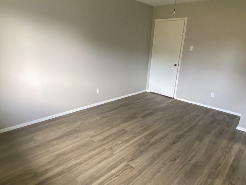 Building Photo - 15322 E Hampton Cir