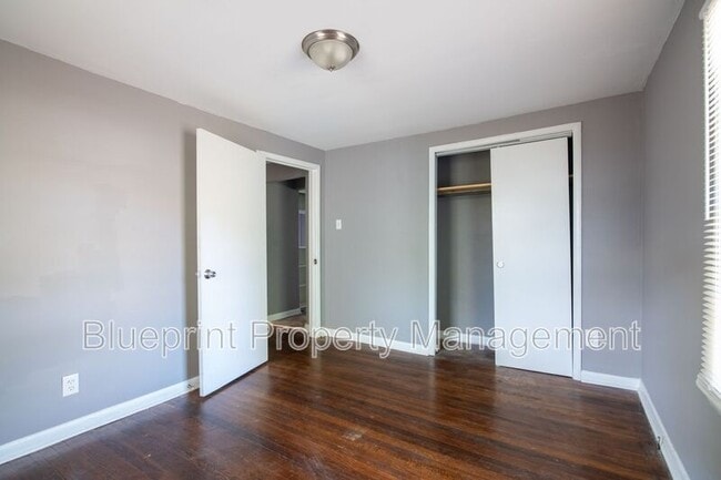 Building Photo - 2242 3rd Ave S