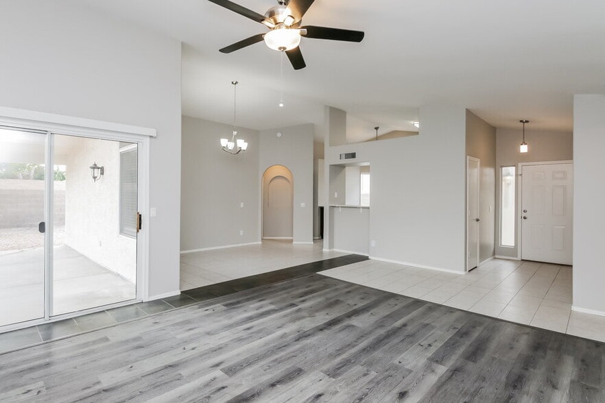 Building Photo - 873 W Sierra Madre Ave