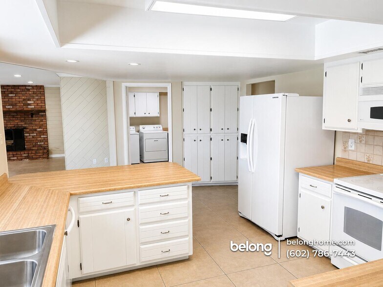 Building Photo - 1613 E Watson Dr