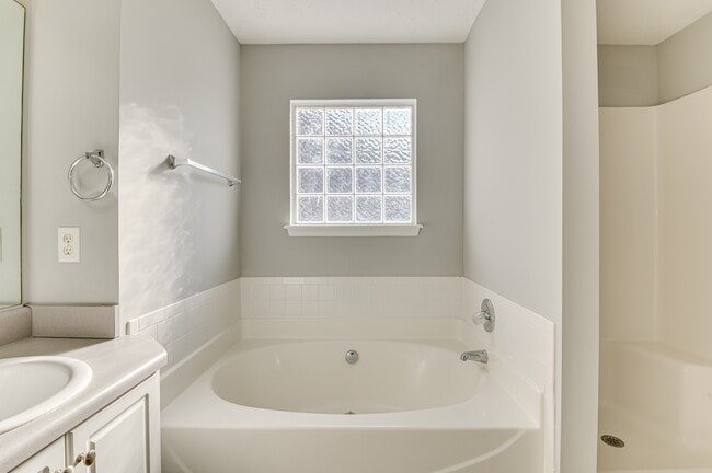 Building Photo - 7635 Pleasantville Way