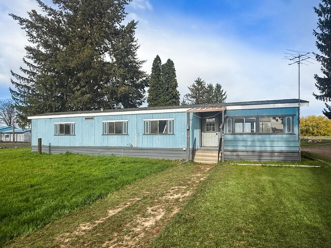 Building Photo - Cozy 2 Bed, 2 Bath Manufactured Home