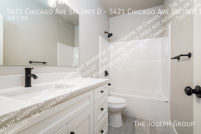 Building Photo - 5421 Chicago Ave SW