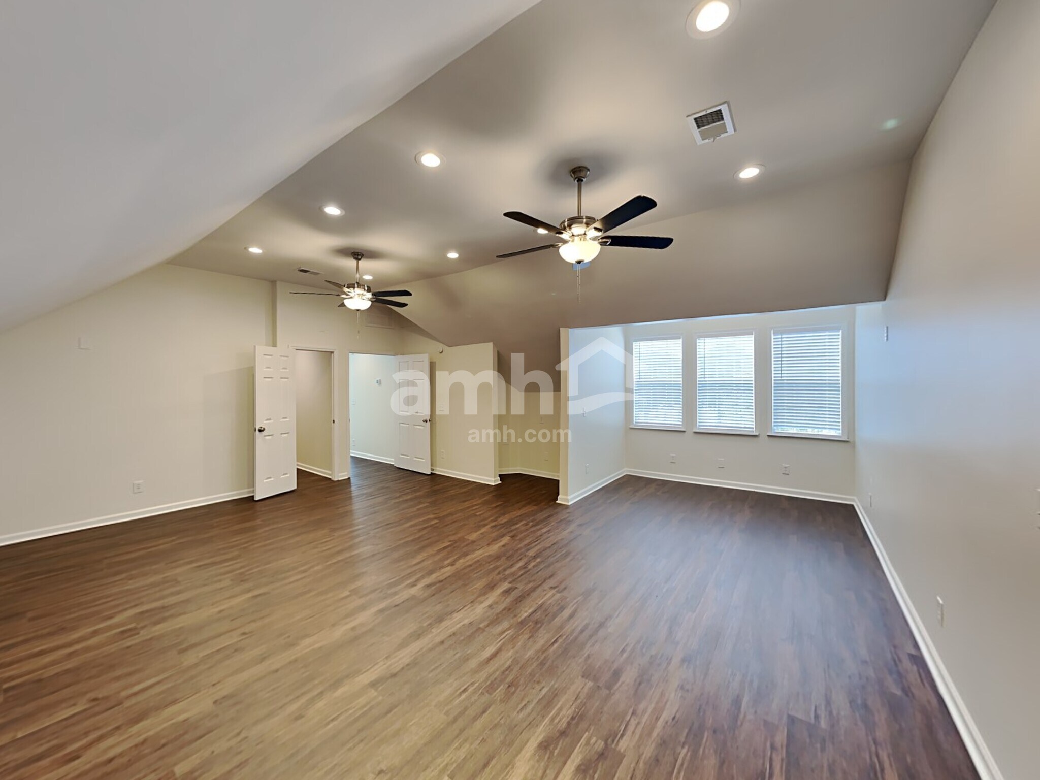 Building Photo - 651 Crescent Rd