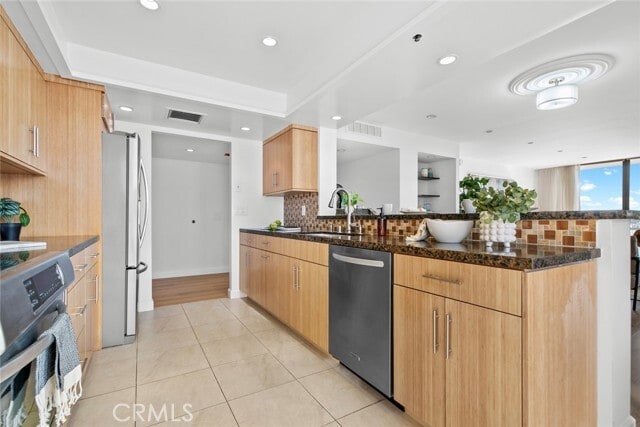 Building Photo - 343 Pioneer Dr