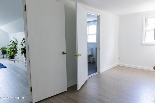 Building Photo - 18 Arbor Way