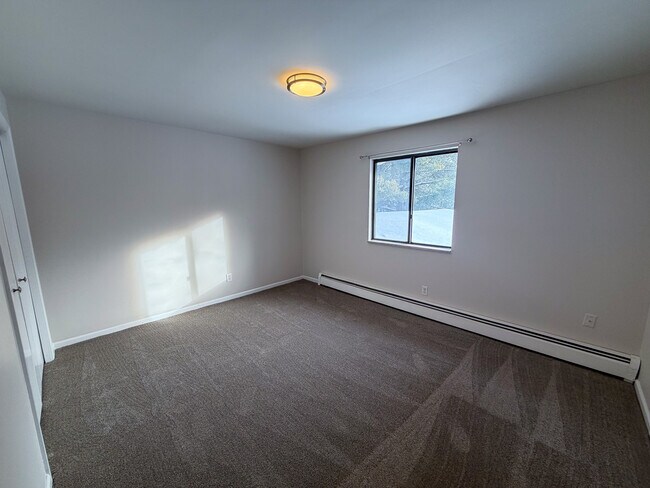 Building Photo - 1356 Vineland Ct SE