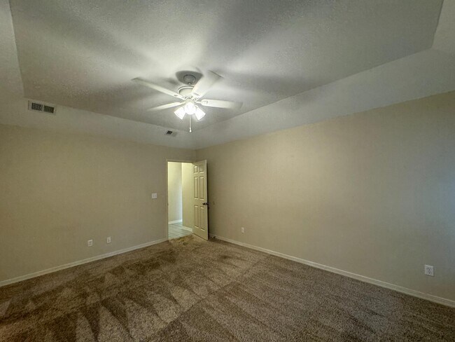 Building Photo - 64 Hampton Cir