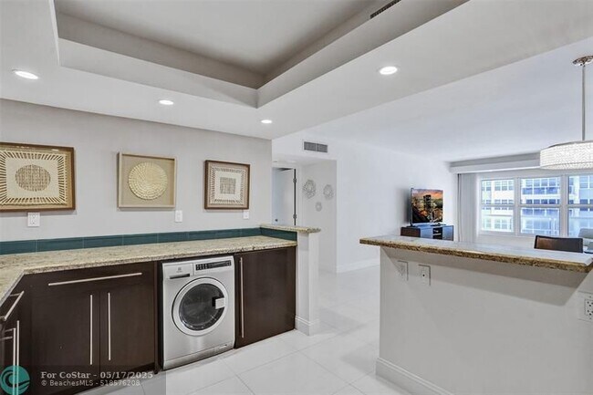 Building Photo - 3750 Galt Ocean Dr