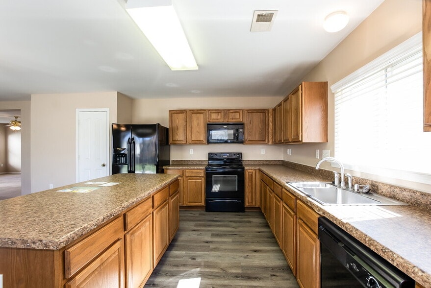 Building Photo - 519 Nanny Point Dr