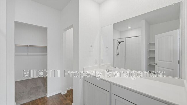 Building Photo - 255 Granary Dr