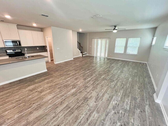 Building Photo - Fantastic 3 BR/2.5 BA Marietta Townhome in...