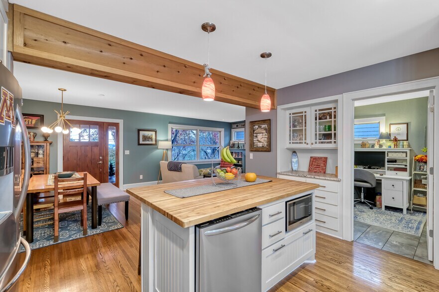 Building Photo - 5050 Manitou Rd