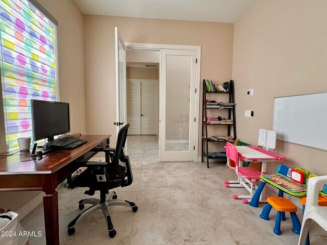 Building Photo - 3453 E Aloe Dr