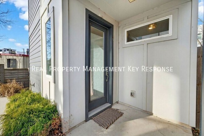 Building Photo - 2109 23rd Ave N