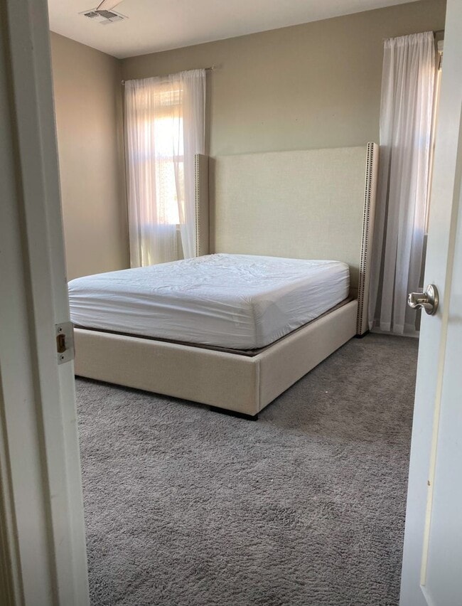 Building Photo - 4 Bedrooms 2.5 Bathrooms - Marana