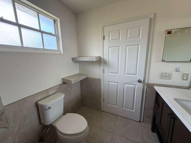 Building Photo - 13986 Morning Glory Dr
