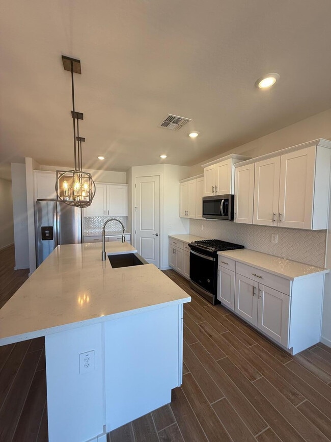 Building Photo - 17816 W Coolidge St