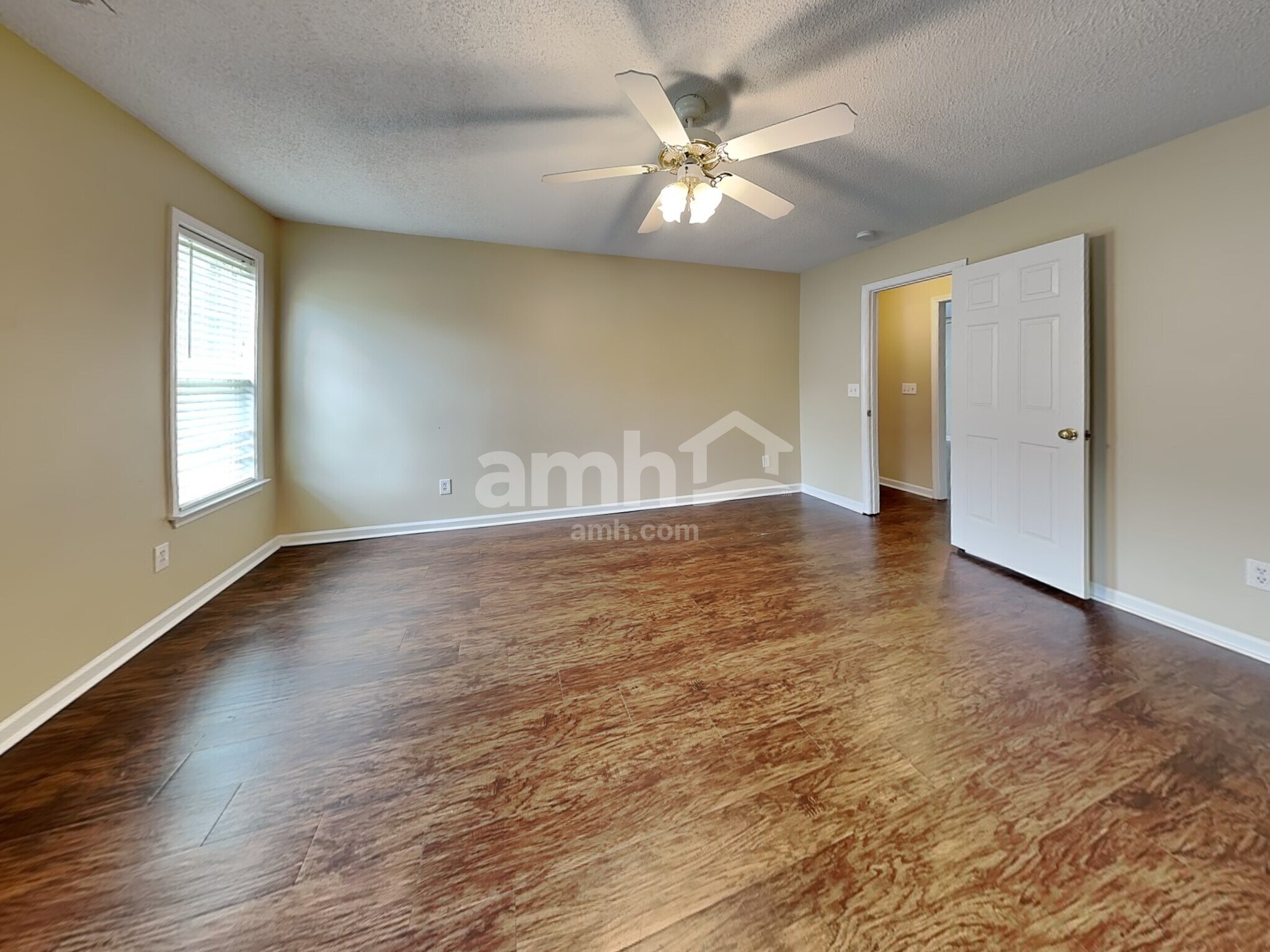 Building Photo - 301 Kingfisher Dr