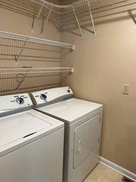 Laund - 23172 Grist Mill Ct