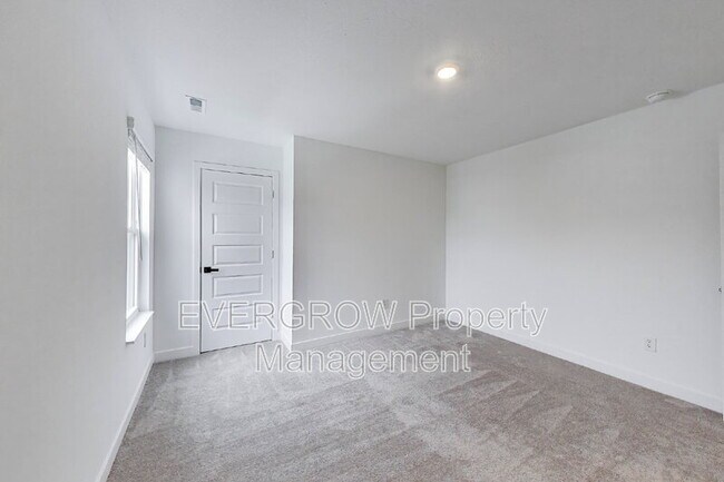 Building Photo - 4543 Nokes Pl