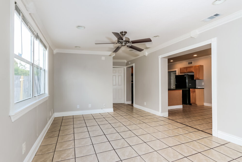 Building Photo - 395 Plum Tree Dr