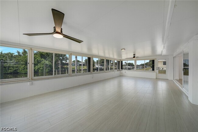 Building Photo - 27381 Voyageur Dr