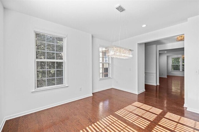 Building Photo - 4228 Laurel Creek Ct SE