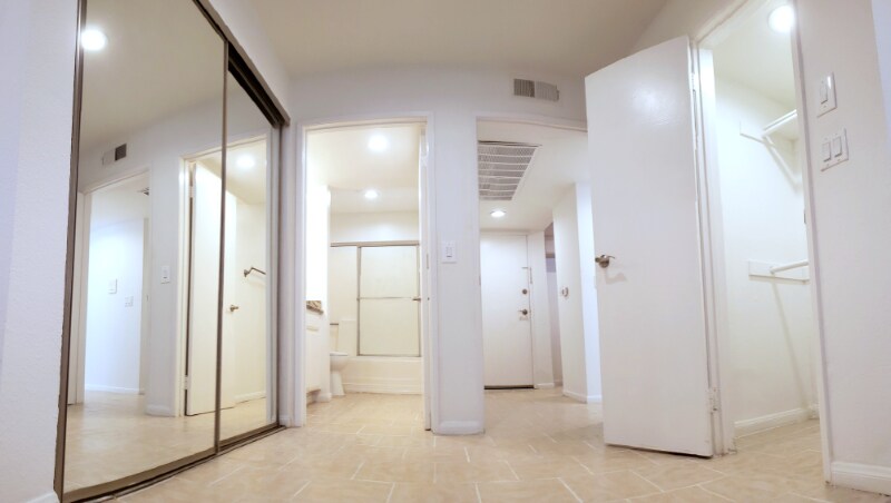 Building Photo - 11020 Hesby St