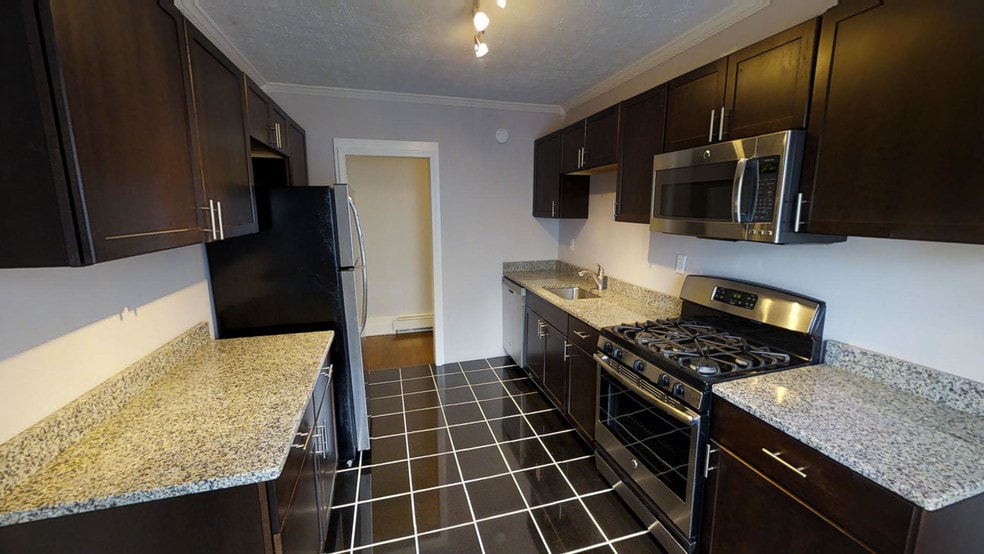 Building Photo - 105 Comstock Ave