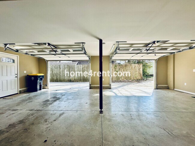 Building Photo - Charming Home Near Country Club Plaza w/ Gorgeous Updates, Wood Floors and a Two Car Garage!