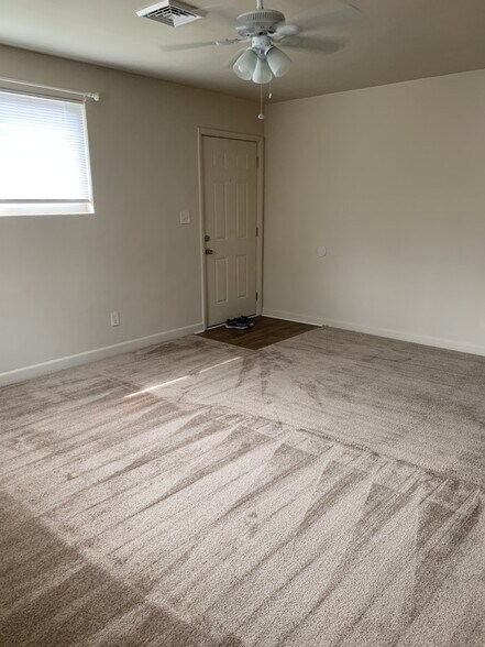 Building Photo - 9409 Atwood Ave