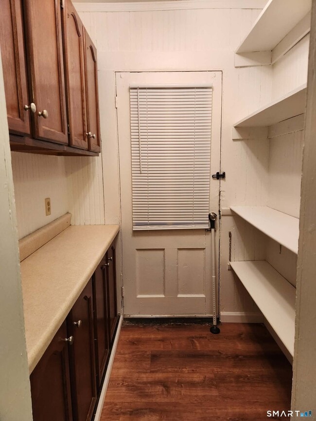 Building Photo - 143 Curtis St