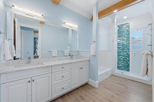 Building Photo - 113 Aqua Ln