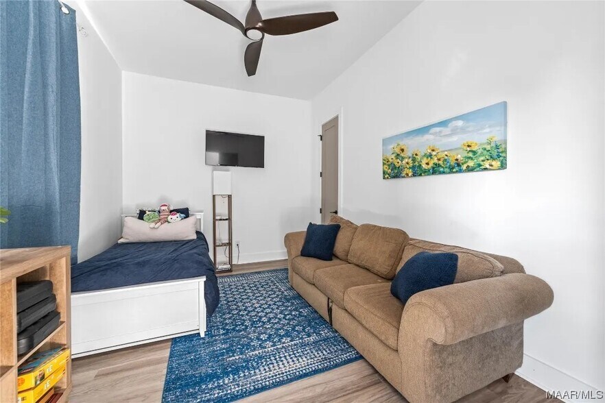 Building Photo - 4648 Broadwick St