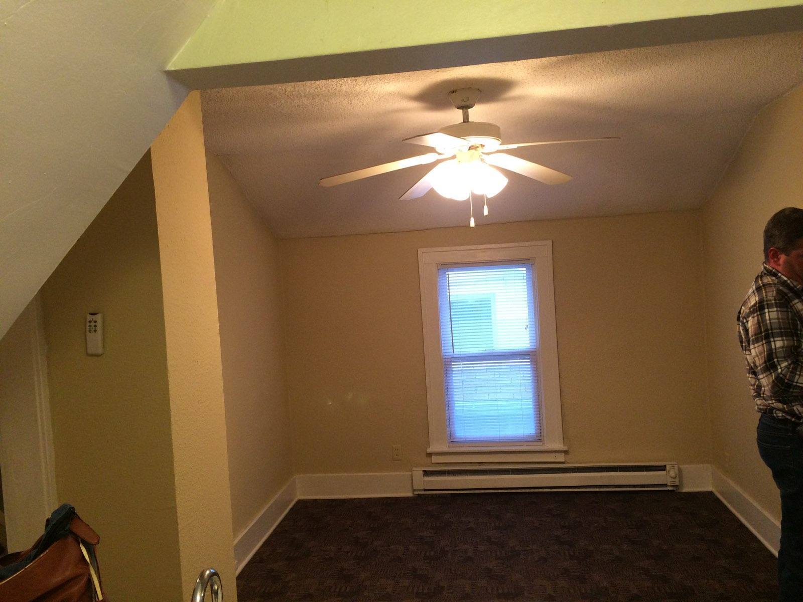 Building Photo - 1182 Thomas Ave W