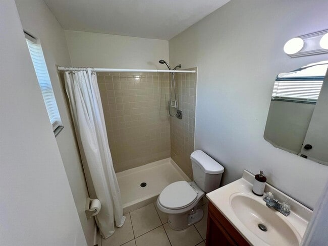 Building Photo - 7787 Ridgewood Dr