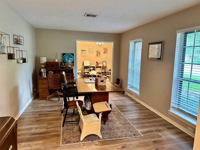 Building Photo - 28903 Twisted Oak Dr