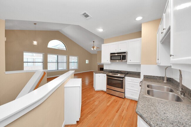 Building Photo - 3703 Main Plaza Dr
