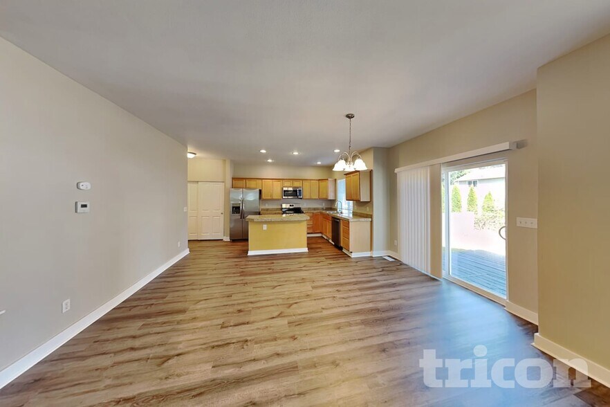 Building Photo - 15807 83 Ave E