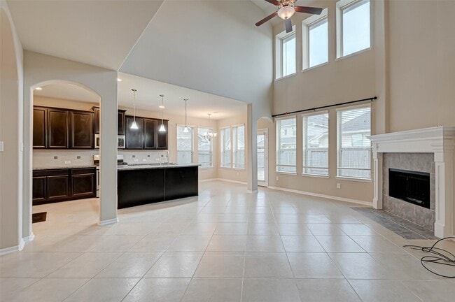 Building Photo - 2111 Post Oak Ct