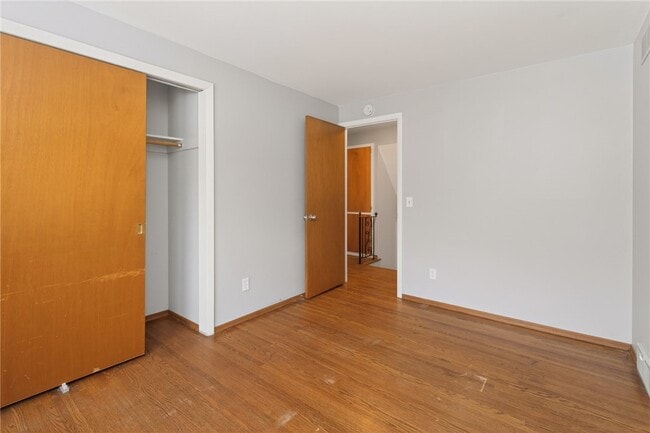 Building Photo - 14 Kingswood Dr