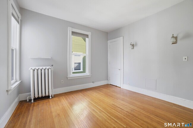 Building Photo - 801 Orange St