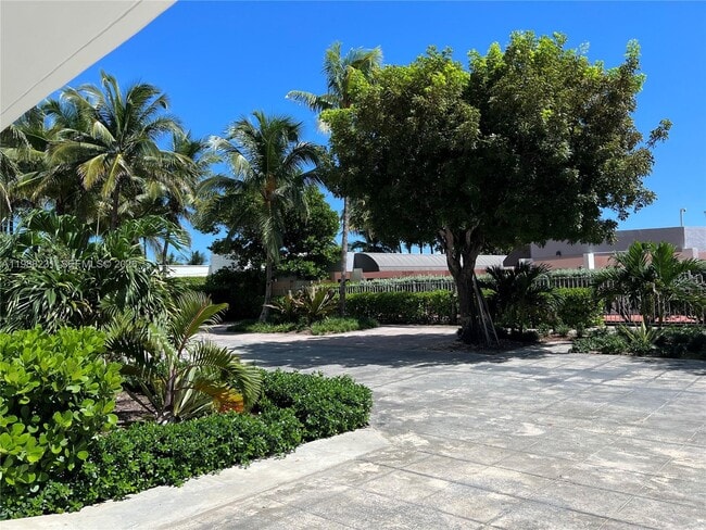 Building Photo - 2401 Collins Ave